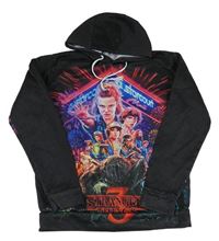Černá mikina se Stranger Things a kapucí