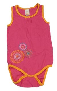 Tmavorůžové body s květinami 