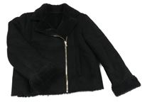 Černý semišový zateplený crop křivák s huňatým límečkem Kiabi