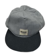 Šedo-antracitová kšiltovka s nášivkou H&M