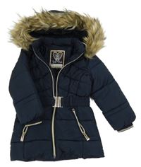 Tmavomodrá šusťáková zimní bunda s páskem a kapucí s kožešinou C&A