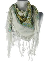 Dámský bílo-barevný vzorovaný šátek s třásněmi 