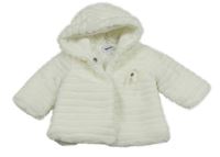 Smetanový kožešinový žebrovaný podšitý kabátek s mašlí a kapucí 