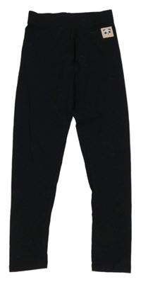 Černé legíny s nášivkou Nutmeg