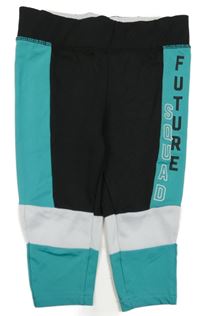 Černo-zelené sportovní crop legíny s nápisem 