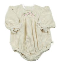 Smetanové sametové žebrované body s kytičkami 