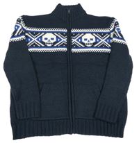 Tmavomodrý propínací svetr se vzorem s lebkami C&A