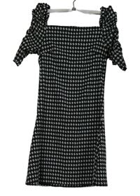 Dámské černo-bílé vzorované petite minišaty River Island 