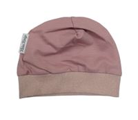 Růžová čepice s třpytivým lemem