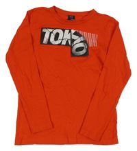 Červené triko s nápisem Chapter young