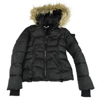 Černá prošívaná šusťáková zimní bunda s odepínací kapucí s kožešinou H&M