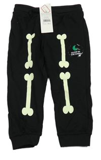 Nové - černé tepláky s kostmi so cute