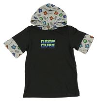 Černo-šedé tričko s nápisy a ovladačem a kapucí Y.F.K.