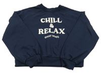 Tmavomodrá crop mikina s nápisem 