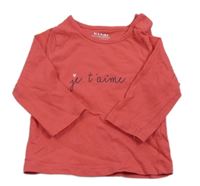 Jahodové triko s nápisem Kiabi 