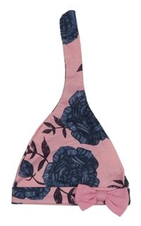 Světlerůžová čepice s květy a mašlí 