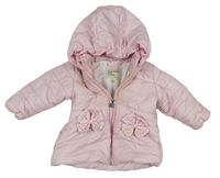 Světlerůžová šusťáková zimní bunda s mašličkami a kapucí 