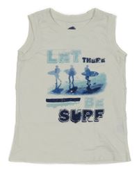 Bílé tílko s nápisem a surfy 