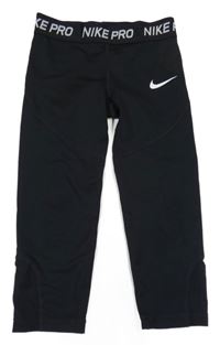 Černé funkční sportovní capri legíny s logem Nike