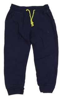 Tmavomodré tepláky lupilu