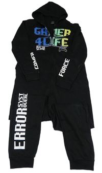 Černá tepláková kombinéza s nápisy a ovladačem a kapucí Chapter young 