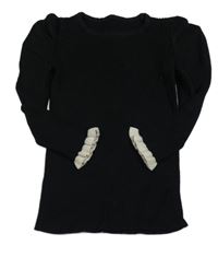 Černý žebrovaný svetr