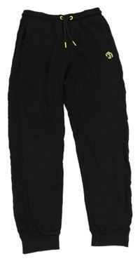 Černé tepláky F&F