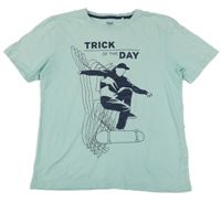 Světlemodré tričko se skateboardistou Yigga