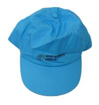 Modrá kšiltovka s nápisem 