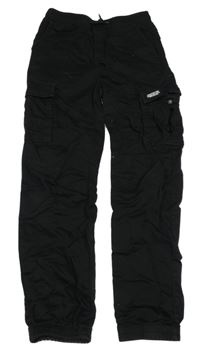 Černé cargo teplákové kalhoty Chapter young