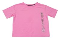 Neonově růžové sportovní crop tričko s nápisem