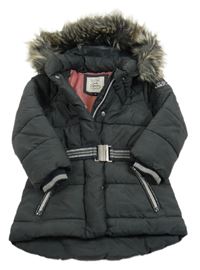 Tmavošedý prošívaný šusťákový zimní kabát s kapucí a páskem C&A