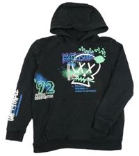 Černá mikina s nápisy a kapucí George