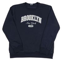 Tmavomodrá sportovní mikina s nápisem 