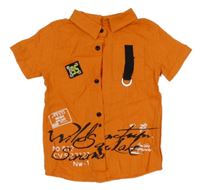 Oranžová košile s nápisy 