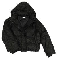 Černá vzorovaná šusťáková zimní crop bunda s kapucí River Island