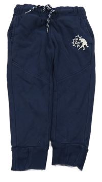 Tmavomodré tepláky s dinosaurem lupilu