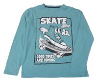 Zelené triko s teniskou a skateboardem C&A