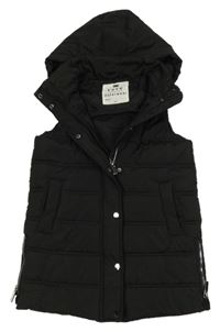 Černá šusťáková zateplená vesta s kapucí F&F