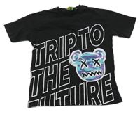 Černé tričko s nápisem a medvědem 