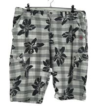 Pánské tmavošedo-bílé kostkované kraťasy s květy a  kapsami 