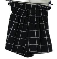 Dámské černo-bílé kostkované sukňové kraťasy 