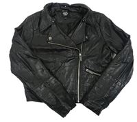 Černý koženkový crop křivák New Look 