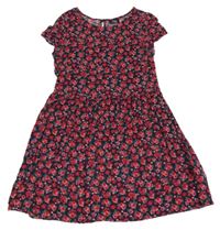 Tmavomodré lehké šaty s květinovým vzorem 