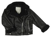 Černý koženkový zateplený křivák s huňatým límečkem Tu