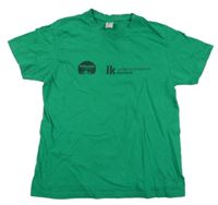 Zelené tričko s nápisem