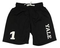 Černé sportovní kraťasy s nápisem H&M