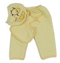 Nové - 3x - Žluté prošívané vyteplené tepláky + čepice s tučňáčkem + bryndák