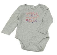 Světlešedé melírované body s nápisy a dívkou LC WaIKIKI