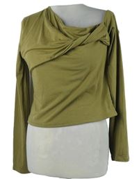 Dámské olivové asymetrické crop triko PrettyLittle Thing